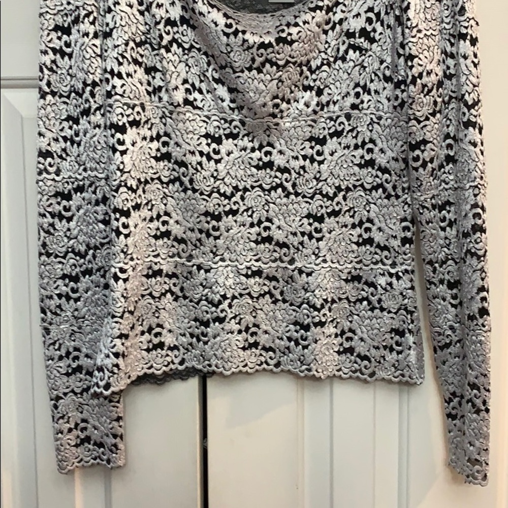 Nwt$128 Cache Gorgeous Stretch Top White&Black - image 4